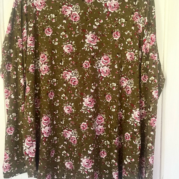 Shirt - Picture 2 of 4